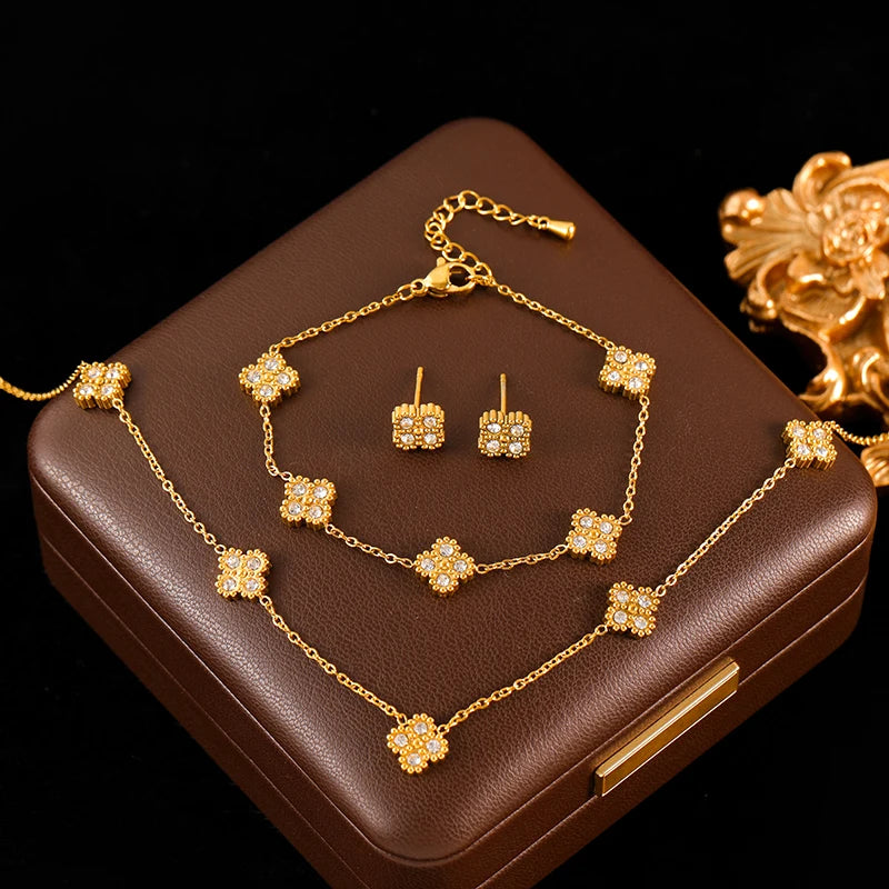 Sparkling Leaf Clover Jewelry Set – Elegant 3-Piece