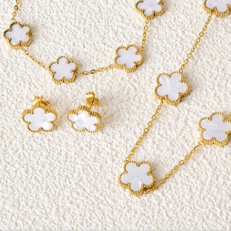 Elegant 3-Piece Minimalist Gold Clover Jewelry Set for Women